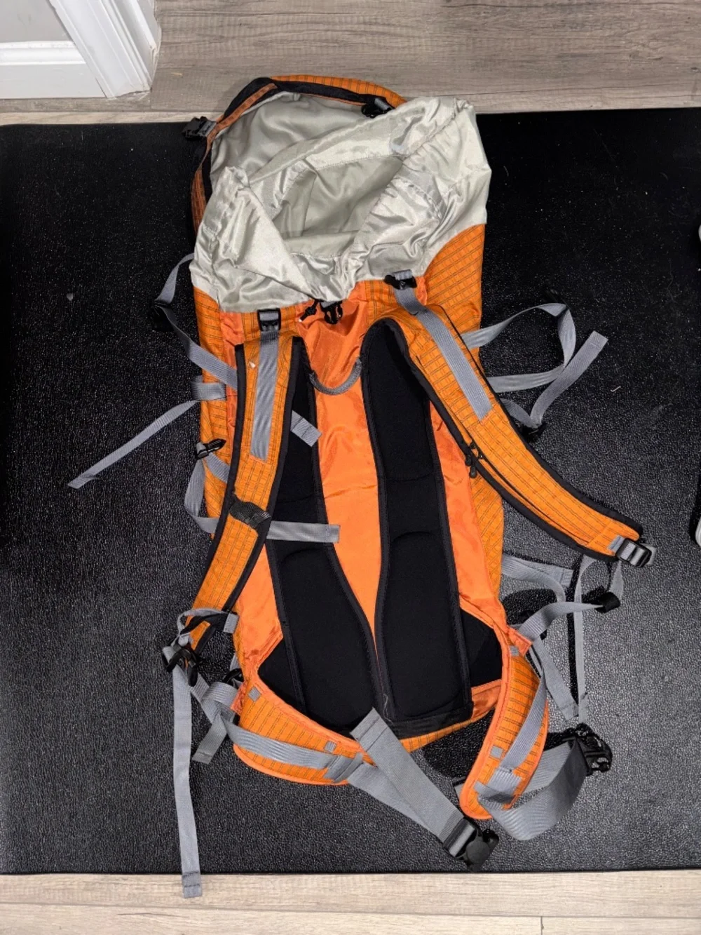 Patagonia Gritty Pack - Orange (general use)